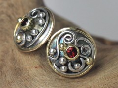 Libretto Garnet Earrings