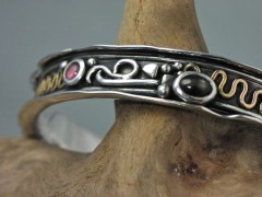 Sapphire Libretto Bangle
