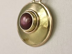 18K Ruby Lentille Pendant