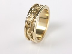 18K Gold Ladies OM Wedding Ring