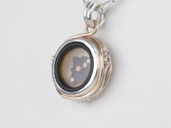 Gold Waves Compass