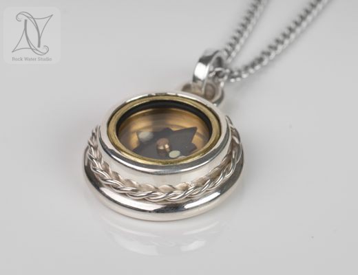 Rope Twist Silver Compass Pendant (g371)
