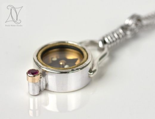Elegant Silver Compass Pendant with Ruby (g379)