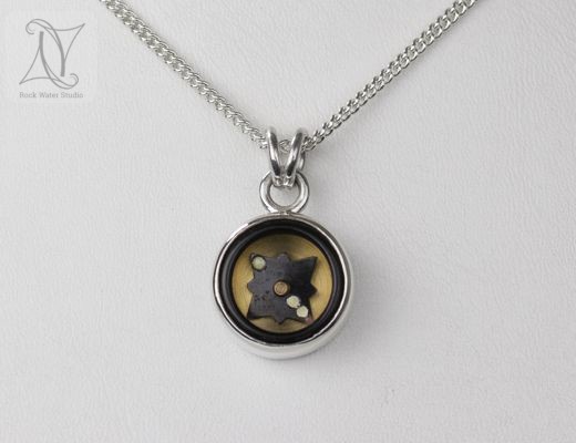 Never Lost Compass Pendant (g449)