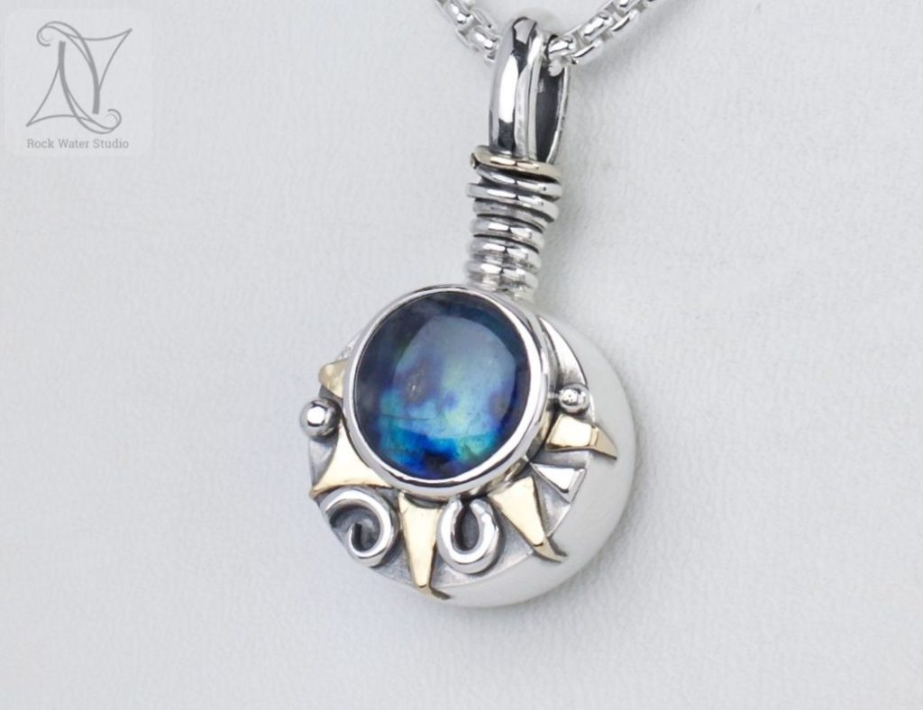 Aurora Sunburst Compass Necklace (g494)