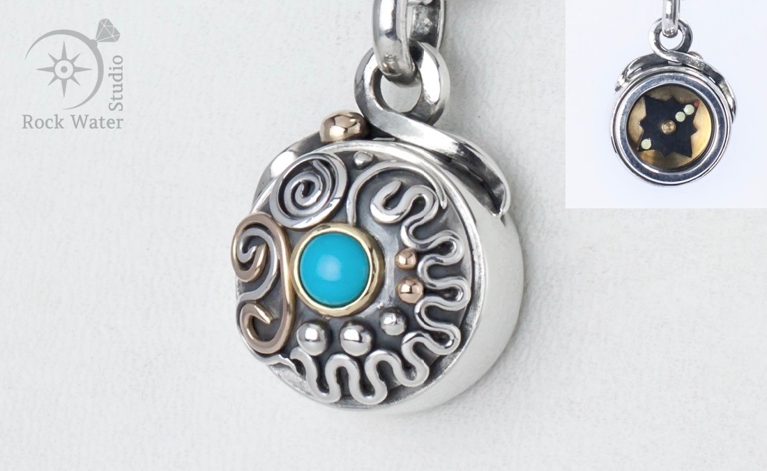 Necklace with Turquoise and Compass (g496)