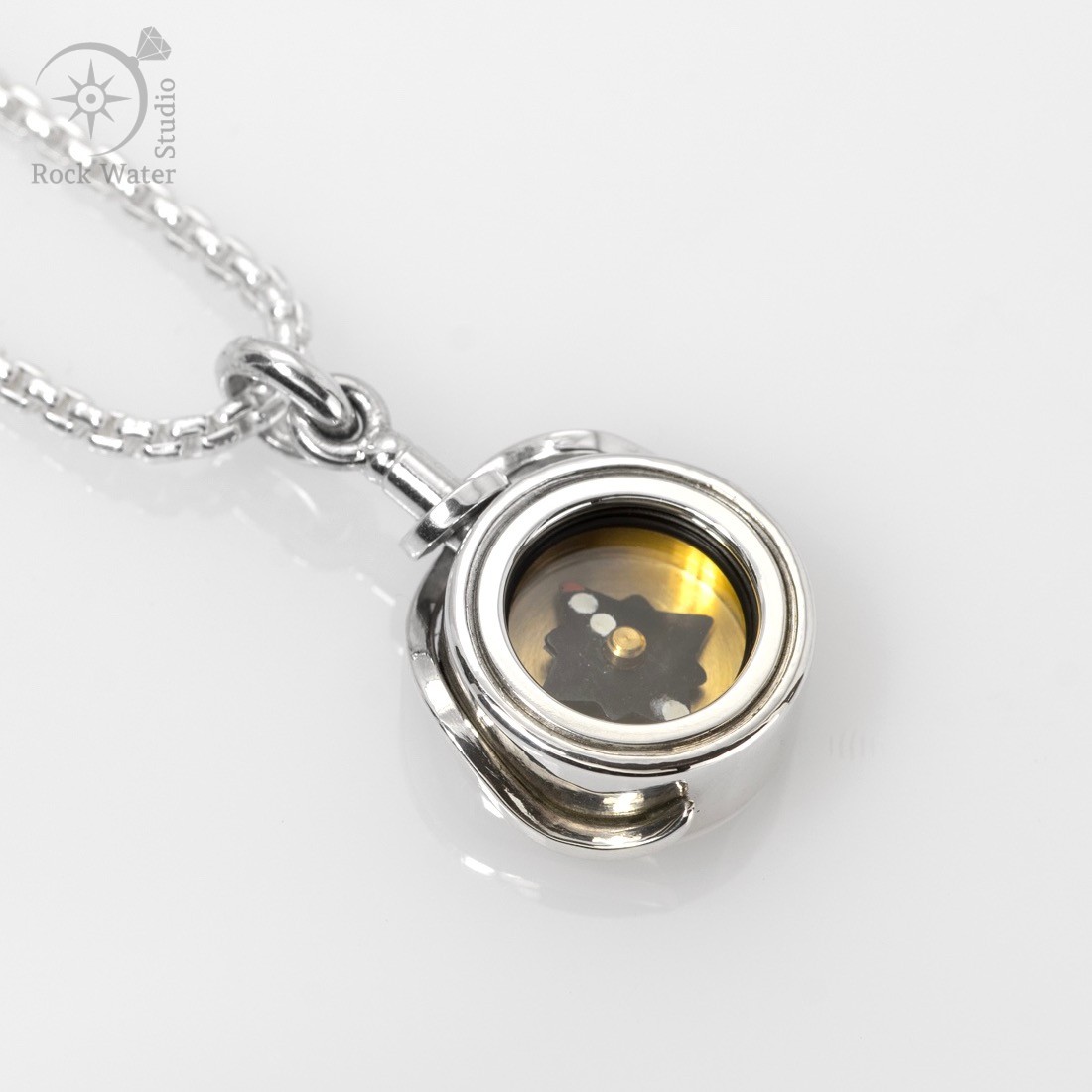 Globetrotter Silver Compass Necklace (g524)