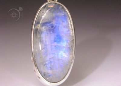 Stunning Rainbow Labradorite Gemstone Pendant Gift (g217)