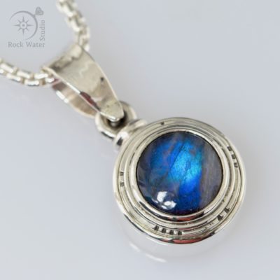Labradorite working compass pendant (G554)