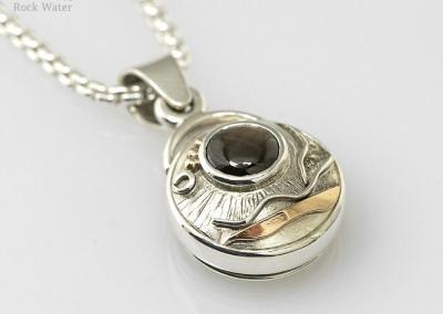 Guiding Star Working Compass Pendant III (G563)