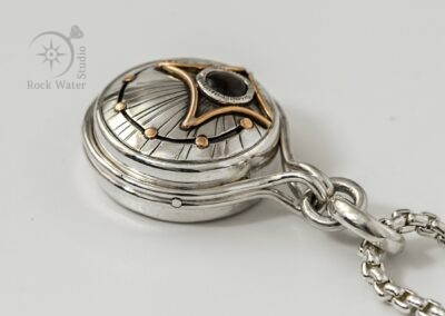 Silver Compass Gift with Star Sapphire and working compass (G601)
