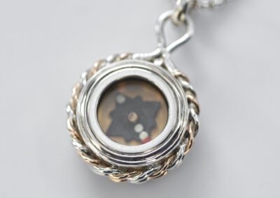 Beautiful Working Compass Necklace Gift (G644)